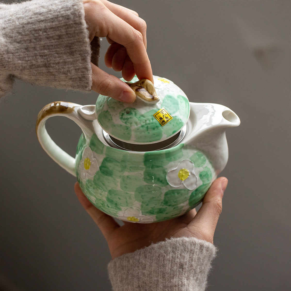 Musta 16 oz Green Ceramic Teapot with Infuser - Hand Painted Floral