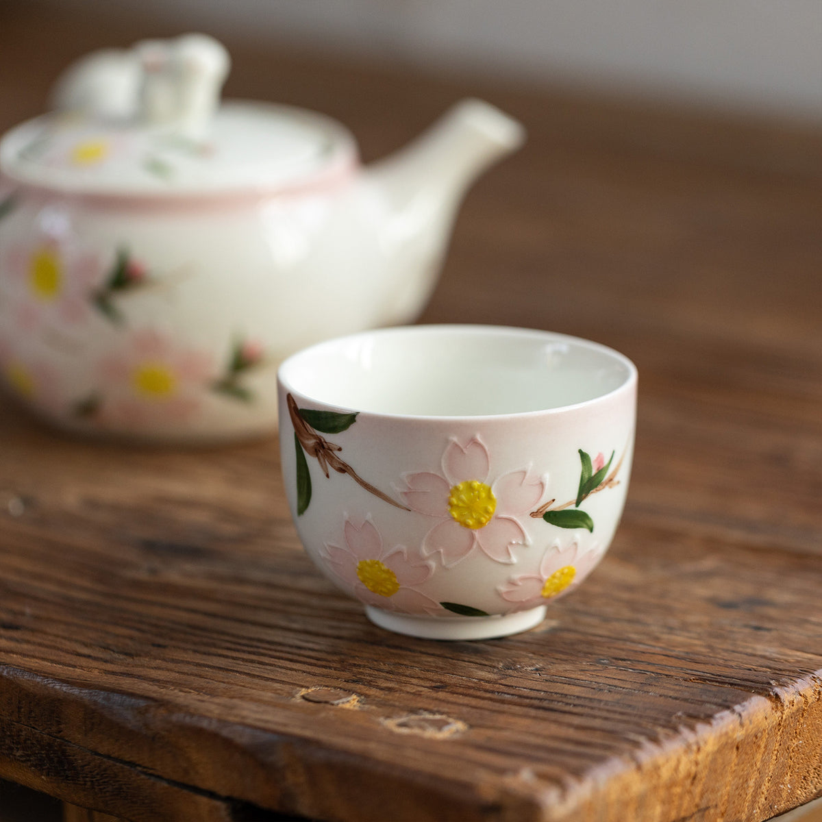 Musta 13.5 oz White Porcelain Tea Set - Sakura Rabbit Teapot with 2 Cups
