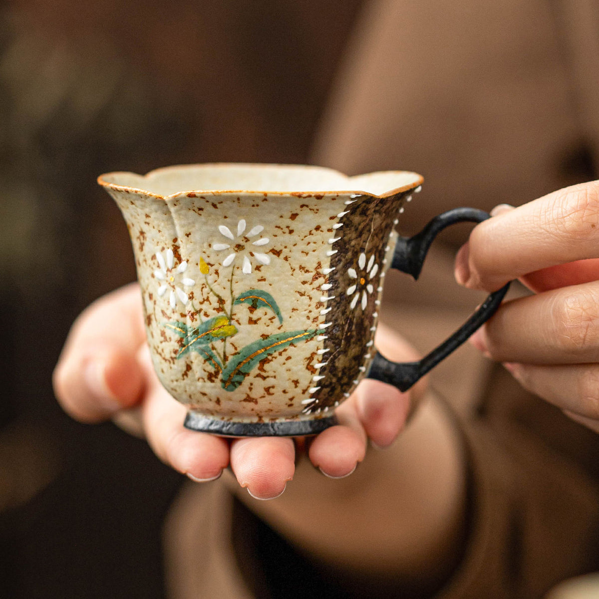 Musta 2.8 oz Beige Ceramic Tea Cup - Daisy Floral Heart Handle